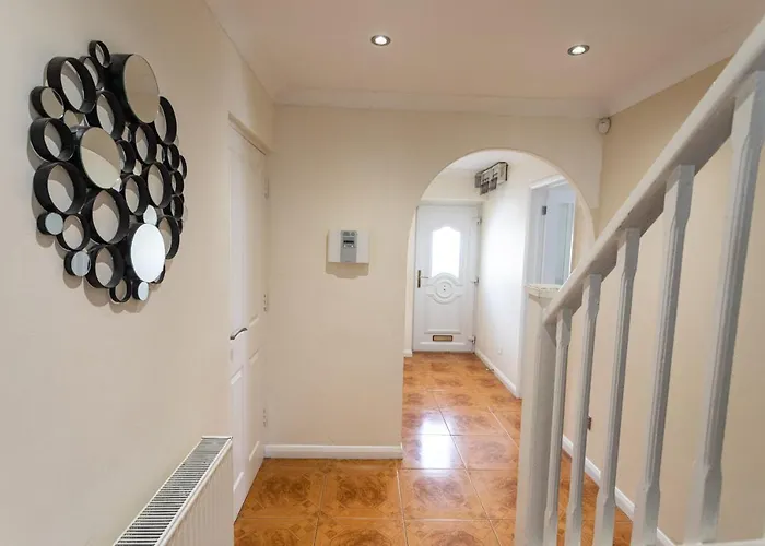 Будинок відпочинку October Disc - Long - Contractors Бристоль