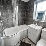October Disc - Long - Contractors Tatil Evi Bristol