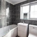 October Disc - Long - Contractors Tatil Evi Bristol