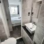 October Disc - Long - Contractors Tatil Evi Bristol