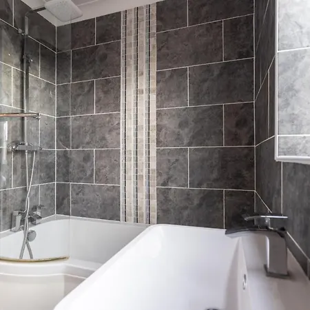 October Disc - Long - Contractors 브리스틀