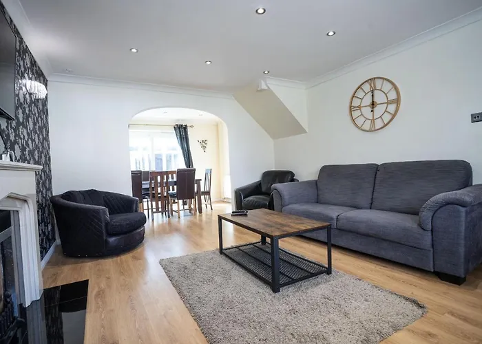 October Disc - Long - Contractors Holiday home