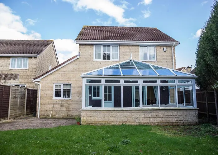 Holiday home October Disc - Long - Contractors Bristol