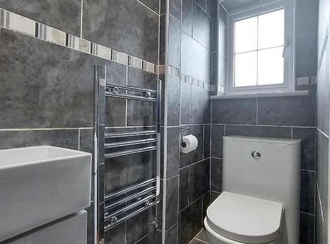 October Disc - Long - Contractors