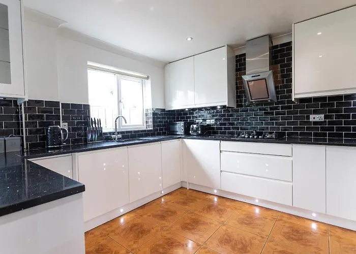 October Disc - Long - Contractors Holiday home Bristol