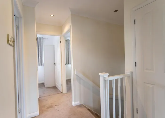 Holiday home October Disc - Long - Contractors Bristol