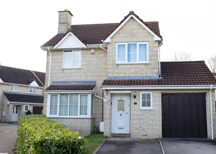 Holiday home October Disc - Long - Contractors Bristol