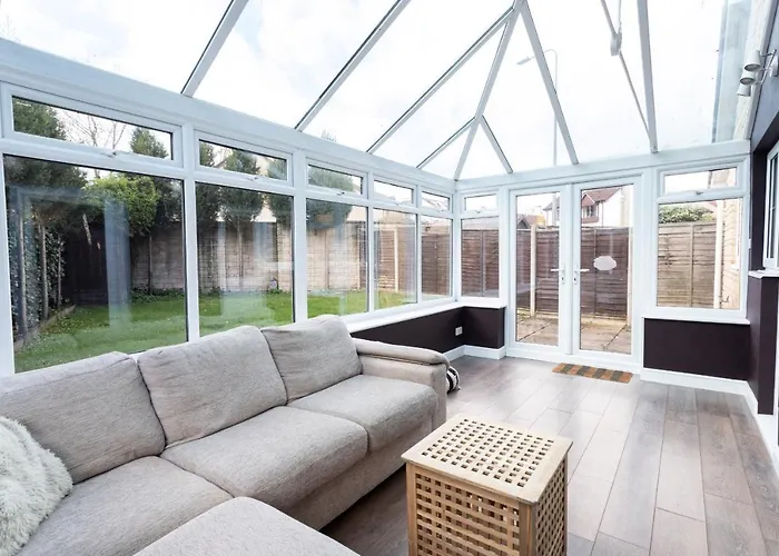 October Disc - Long - Contractors Holiday home *