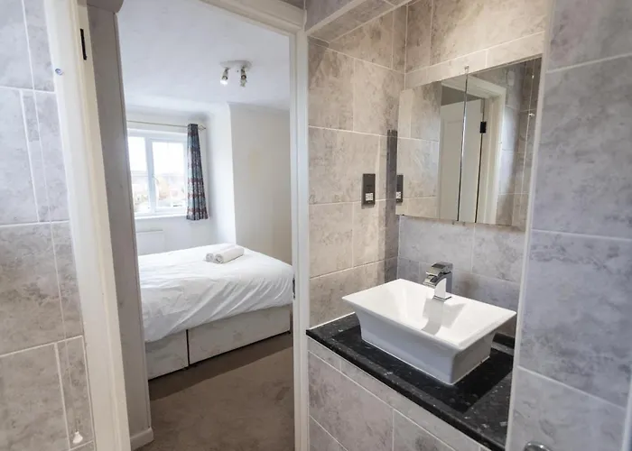 October Disc - Long - Contractors * Bristol