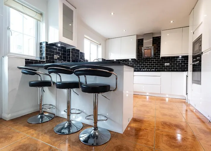 October Disc - Long - Contractors