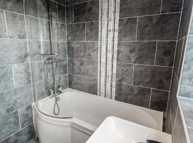 October Disc - Long - Contractors *