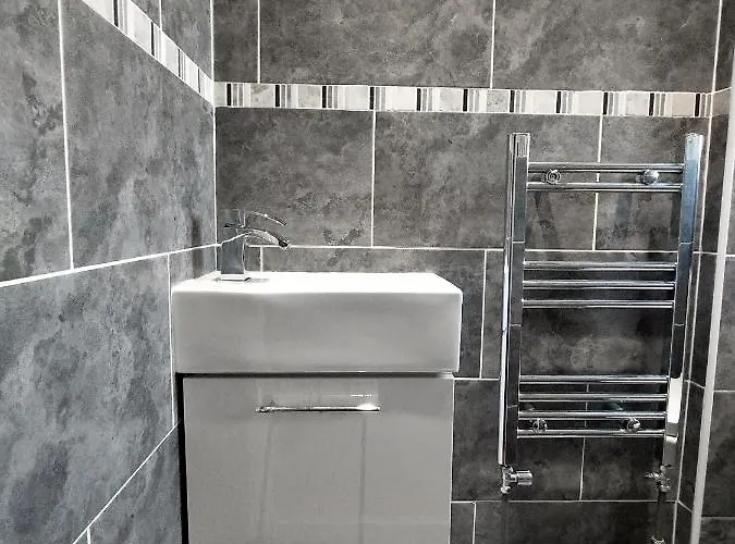 October Disc - Long - Contractors