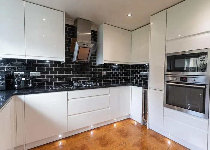 October Disc - Long - Contractors * Bristol