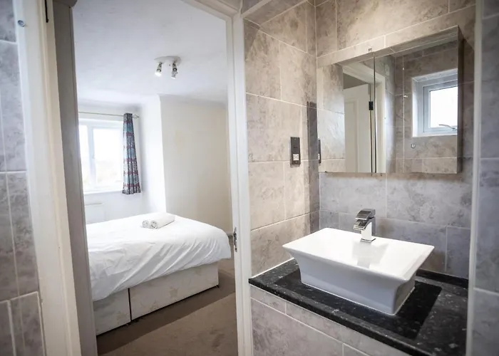 October Disc - Long - Contractors Bristol